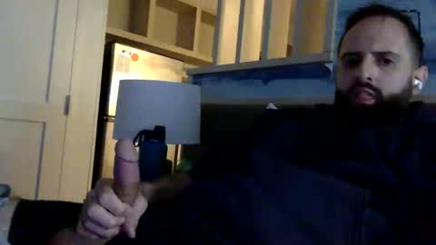 Snapshot of grobs123 chatting on April 21, 2:51 am grobs123 online show from April 21, 2:51 am