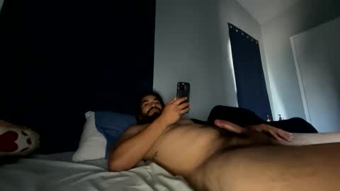 Snapshot of growerto5 chatting on May 12, 10:07 pm Hornystoner online show from May 12, 10:07 pm