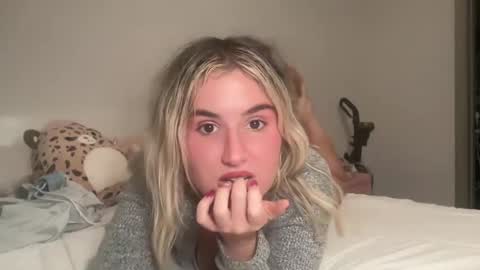 grrlgod online show from February 17, 12:32 am