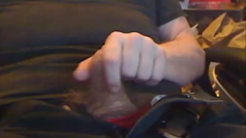 Snapshot of gruhahn chatting on December 3, 5:31 am DankMess online show from December 3, 5:31 am