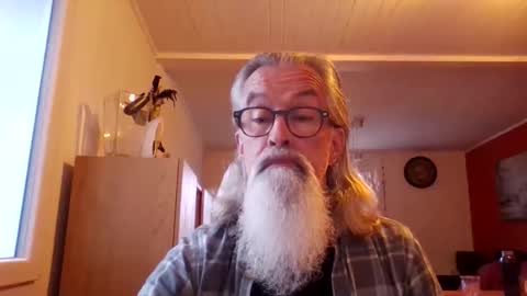 Snapshot of grybear60 chatting on March 3, 7:14 am Grybear online show from March 3, 7:14 am