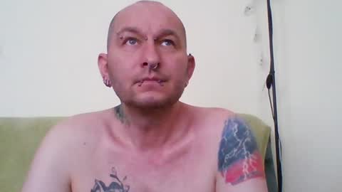 Snapshot of grzegorz40 chatting on July 10, 8:29 am grzegorz40 online show from July 10, 8:29 am
