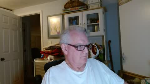 Horny Daddy online show from June 20, 8:28 am