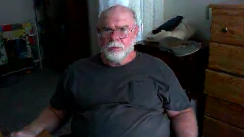 Snapshot of gtnolder60 chatting on October 2, 7:10 pm Gary online show from October 2, 7:10 pm