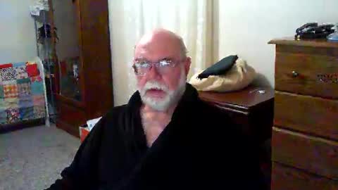 Snapshot of gtnolder60 chatting on October 11, 11:09 am Gary online show from October 11, 11:09 am