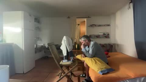 guardiannif_ online show from February 9, 10:14 pm