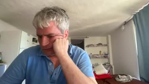 guardiannif_ online show from February 20, 7:54 am