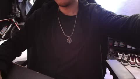 Snapshot of guayaco_ chatting on February 23, 12:48 pm Guayaco  online show from February 23, 12:48 pm