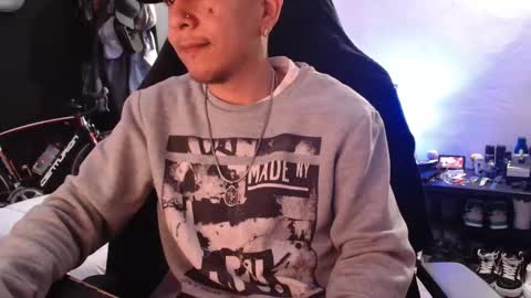 Snapshot of guayaco_ chatting on February 24, 1:10 pm Guayaco  online show from February 24, 1:10 pm