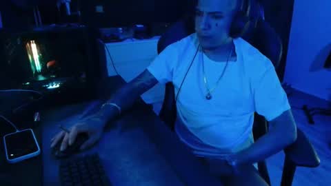 Snapshot of guayaco_ chatting on October 26, 3:56 am Guayaco  online show from October 26, 3:56 am