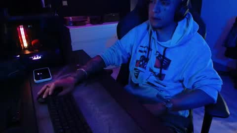 Snapshot of guayaco_ chatting on October 31, 2:56 am Guayaco  online show from October 31, 2:56 am