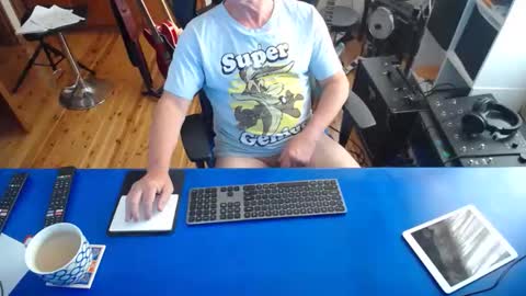 guesswhatigot2 online show from January 21, 8:08 am