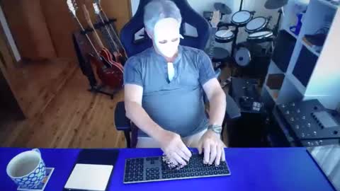 guesswhatigot2 online show from February 28, 7:05 am