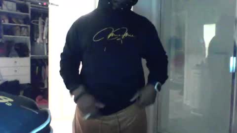 Snapshot of guidedhandstech chatting on January 26, 1:31 am guidedhandstech online show from January 26, 1:31 am