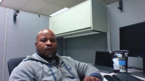 Snapshot of guidedhandstech chatting on February 5, 7:53 pm guidedhandstech online show from February 5, 7:53 pm