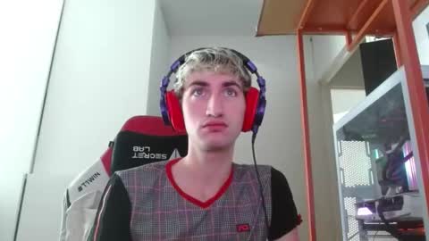 Young4Daddy online show from April 27, 12:03 pm