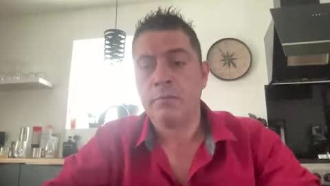 guil0 online show from February 14, 7:54 pm