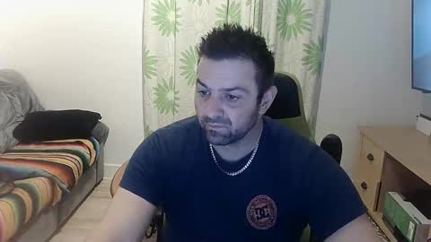 guillaume666286050 online show from January 9, 7:00 am