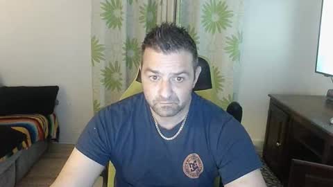Snapshot of guillaume666286050 chatting on May 3, 3:23 am guillaume666286050 online show from May 3, 3:23 am