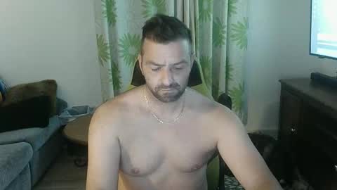 Snapshot of guillaume666286050 chatting on June 5, 1:12 am guillaume666286050 online show from June 5, 1:12 am