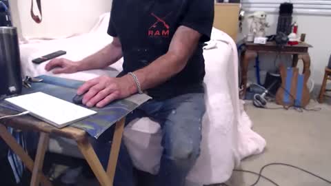 Snapshot of guitarsexgod2 chatting on April 7, 8:37 am guitarsexgod2 online show from April 7, 8:37 am