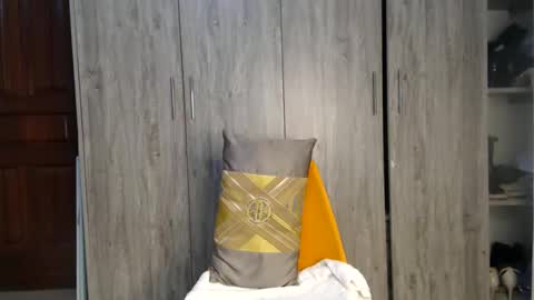 Miss Incredible online show from December 15, 11:31 pm