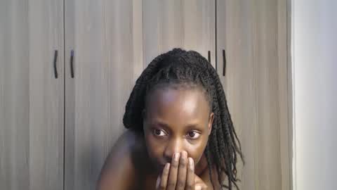 Miss Incredible online show from October 31, 12:33 am