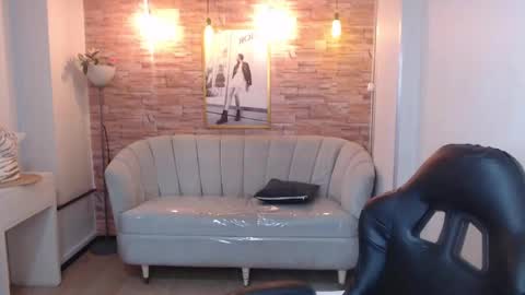 Snapshot of gumball_b chatting on September 24, 3:21 am gumball_b online show from September 24, 3:21 am