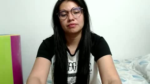 Vane blonde and Hazell black hair online show from February 15, 12:40 am