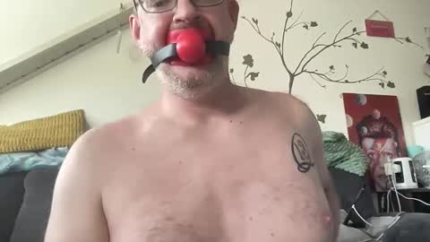 Snapshot of gummicasual chatting on November 17, 12:55 pm gummicasual online show from November 17, 12:55 pm