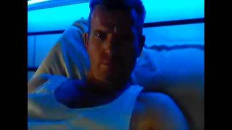 Snapshot of gunz83 chatting on May 25, 5:24 am Tommy online show from May 25, 5:24 am