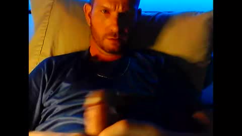 Snapshot of gunz83 chatting on June 9, 4:24 am Tommy online show from June 9, 4:24 am