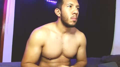 holl latino online show from November 24, 4:23 am