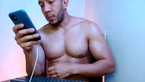 holl latino online show from March 31, 6:41 pm