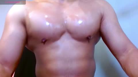 Snapshot of gurushake chatting on July 18, 8:01 pm holl latino online show from July 18, 8:01 pm