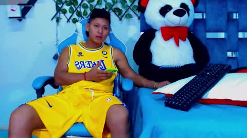 Snapshot of gurxxxt chatting on November 16, 4:01 pm Hakim online show from November 16, 4:01 pm