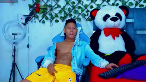 Snapshot of gurxxxt chatting on February 8, 2:09 pm Hakim online show from February 8, 2:09 pm