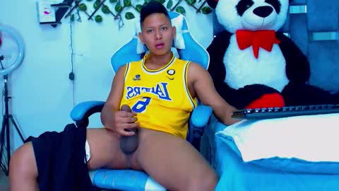 Snapshot of gurxxxt chatting on March 15, 2:01 pm Hakim online show from March 15, 2:01 pm