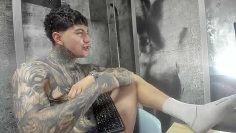 Snapshot of gury_tattoo chatting on May 19, 7:09 pm Gury online show from May 19, 7:09 pm
