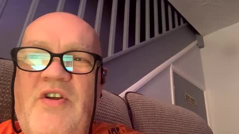 Snapshot of gusher25 chatting on December 27, 6:42 pm gusher25 online show from December 27, 6:42 pm