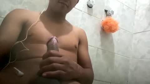 gustavoadolfo0404 online show from March 21, 3:33 am