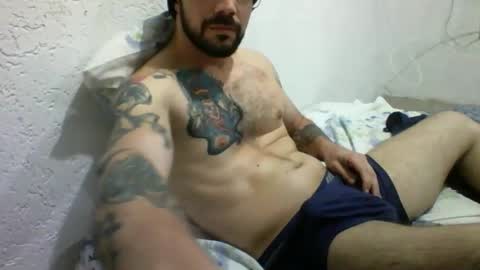 Snapshot of gustavyuri chatting on September 25, 11:08 pm Gustav online show from September 25, 11:08 pm