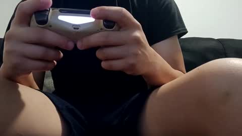 Snapshot of guts_san chatting on October 5, 1:09 pm guts_san online show from October 5, 1:09 pm