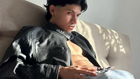 Guts online show from December 4, 8:29 pm