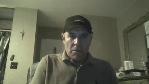Snapshot of guy8inches4u chatting on September 13, 2:33 am guy8inches4u online show from September 13, 2:33 am