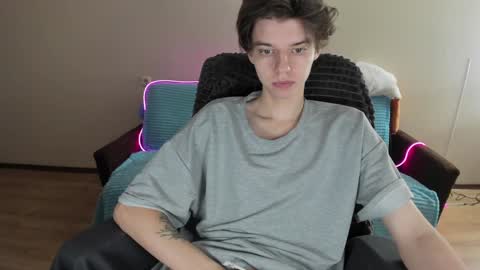 guy_liam1 online show from December 2, 5:04 am