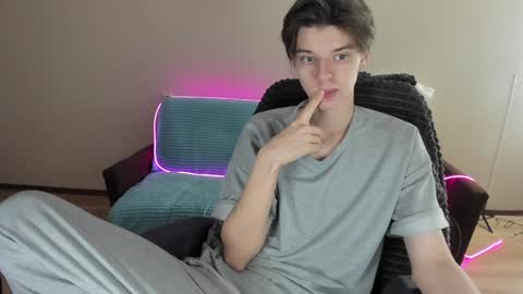 guy_liam1 online show from December 5, 8:22 am