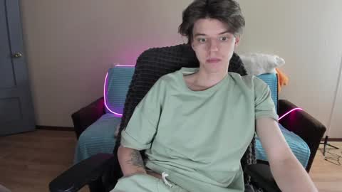 guy_liam1 online show from January 14, 2:11 pm