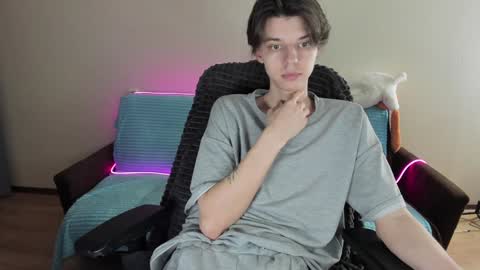 guy_liam1 online show from January 19, 1:33 pm