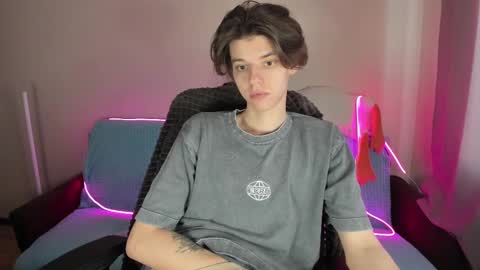 guy_liam1 online show from February 16, 1:38 pm